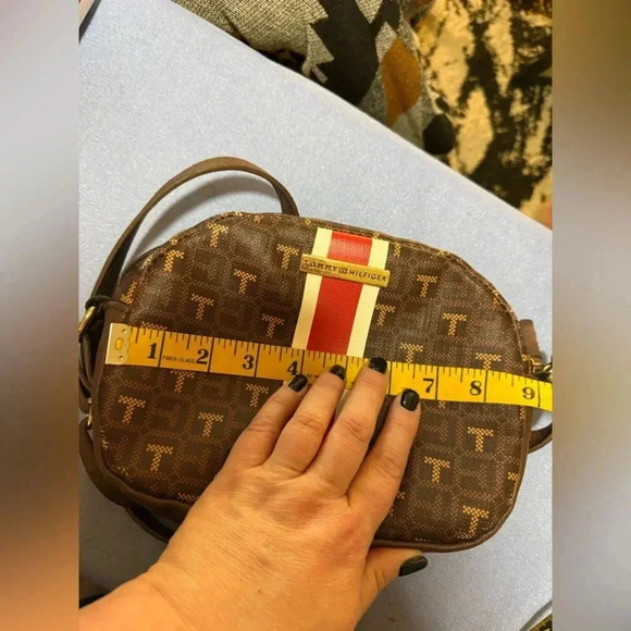 Tommy Hilfiger Black Crossbody Bag - Picture 6 of 6